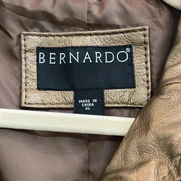 Women’s Bernardo Brand Genuine Leather Gold Jacket Size: XL - Picture 3 of 7